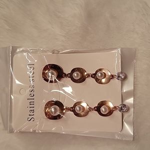 NWOT, Gold w/Pearl & Crystal Acc., Dangling Pierced Earrings, Stainless Steel